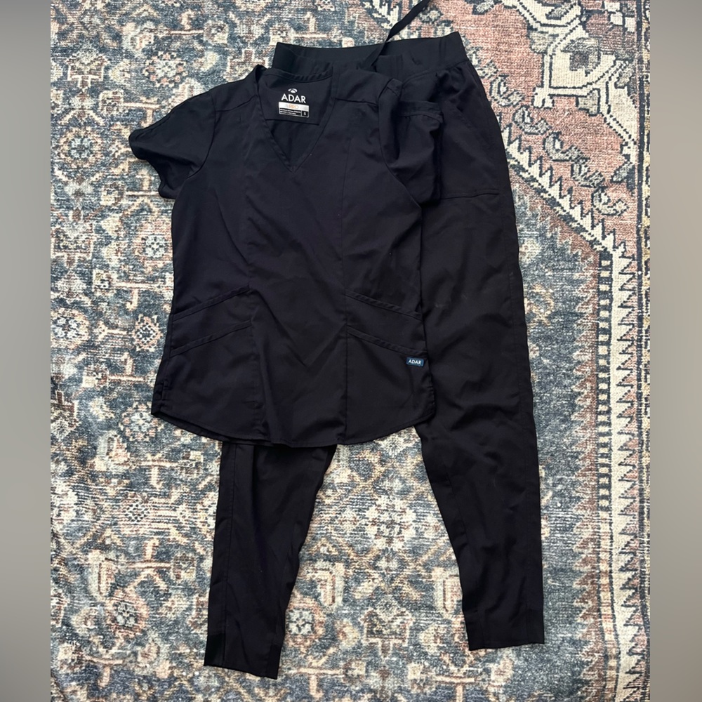 Scrub set